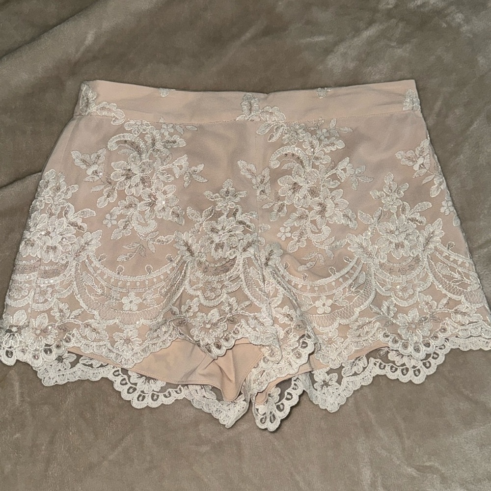 Alice and olivia embroidered short